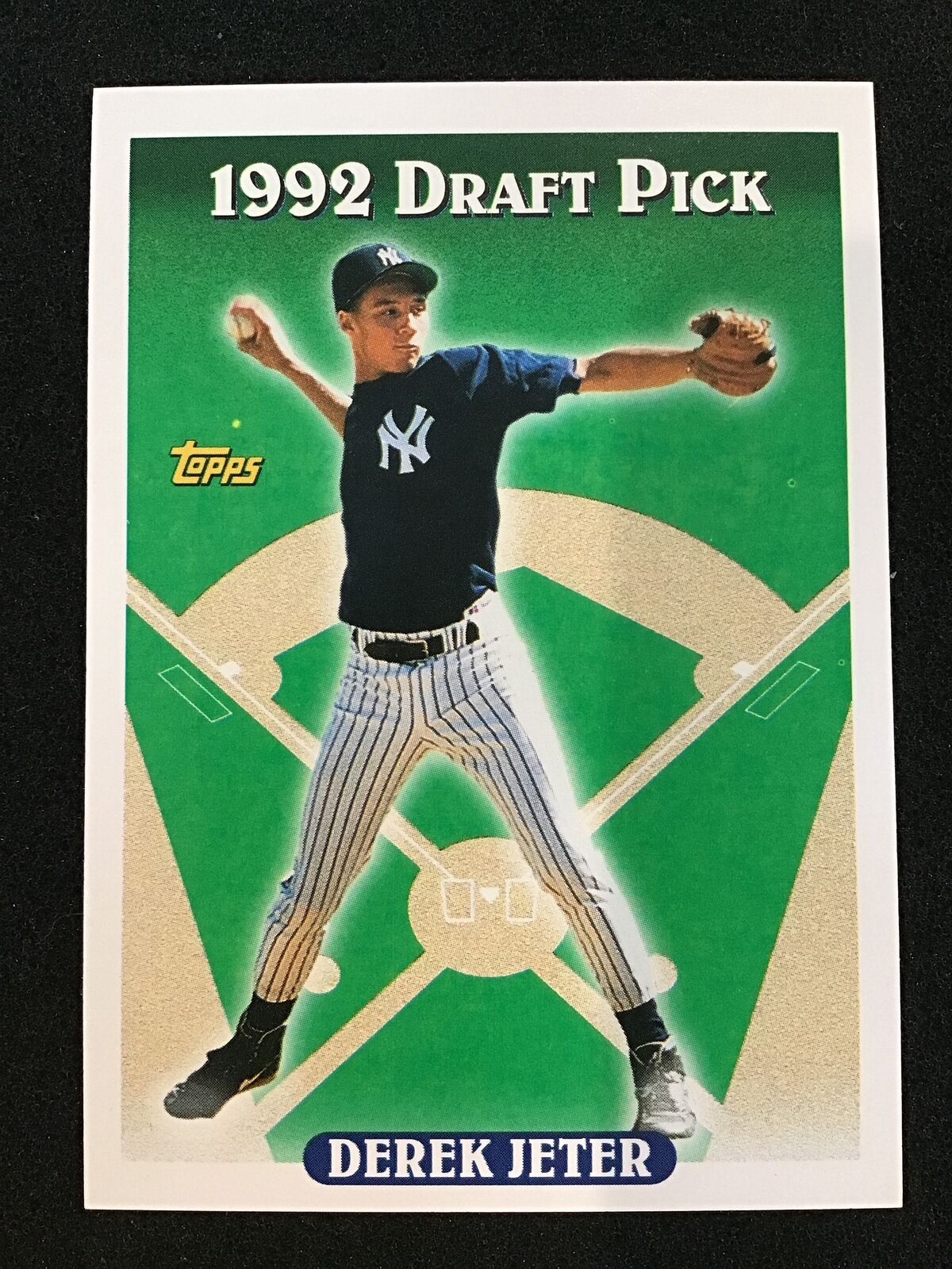 Derek Jeter 1993 Topps #98 RC Rookie HOF New York Yankees - Columbia Hobby - Sports Card Boxes - Toploaders - Card Savers